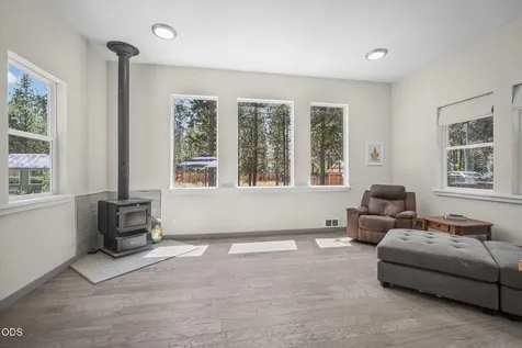 17465 Snow Goose Road Bend OR 97707