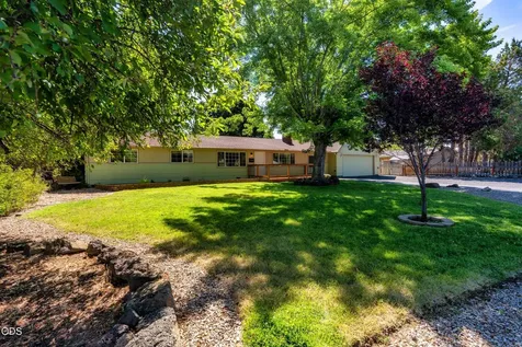 1730 SW Canyon Drive Redmond OR 97756