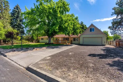 1730 SW Canyon Drive Redmond OR 97756