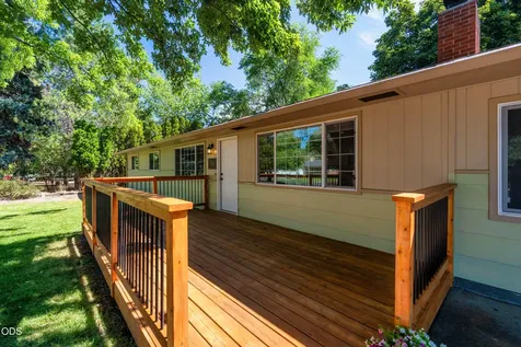 1730 SW Canyon Drive Redmond OR 97756
