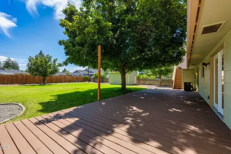 1730 SW Canyon Drive Redmond OR 97756