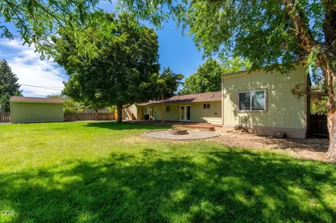 1730 SW Canyon Drive Redmond OR 97756