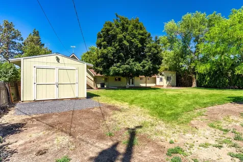 1730 SW Canyon Drive Redmond OR 97756