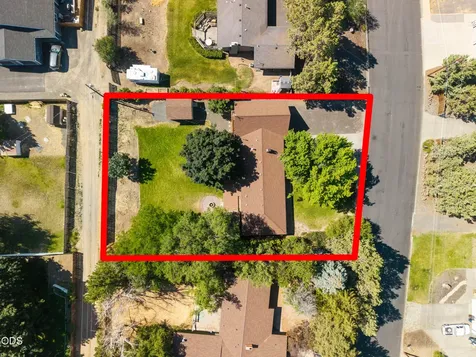 1730 SW Canyon Drive Redmond OR 97756