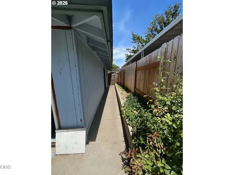 2122 Hill Way Medford OR 97504