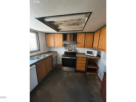 2122 Hill Way Medford OR 97504