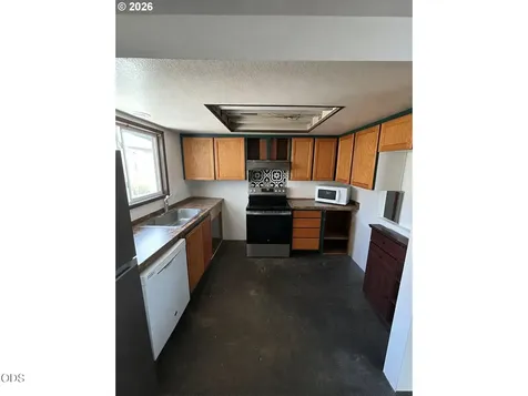 2122 Hill Way Medford OR 97504