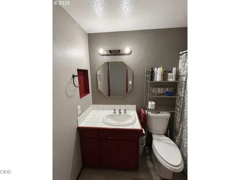 2122 Hill Way Medford OR 97504
