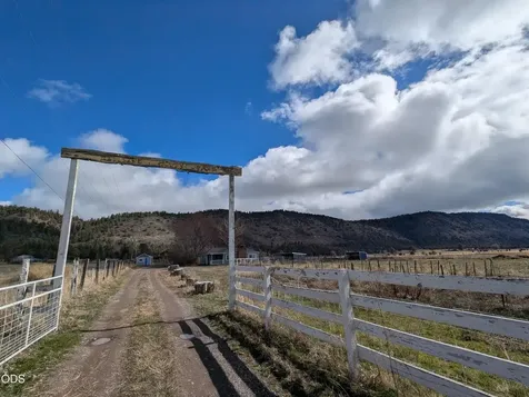 29277 Highway 97 N Chiloquin OR 97624