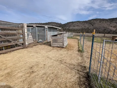 29277 Highway 97 N Chiloquin OR 97624