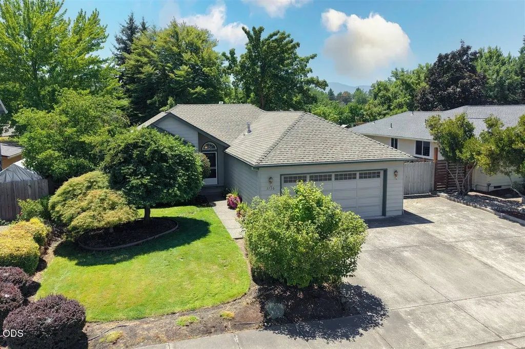 2736 Juanita Avenue Medford OR 97504