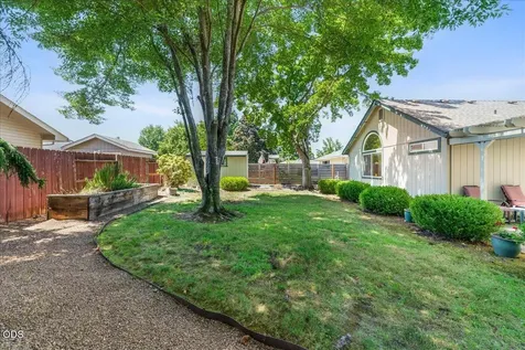 2736 Juanita Avenue Medford OR 97504