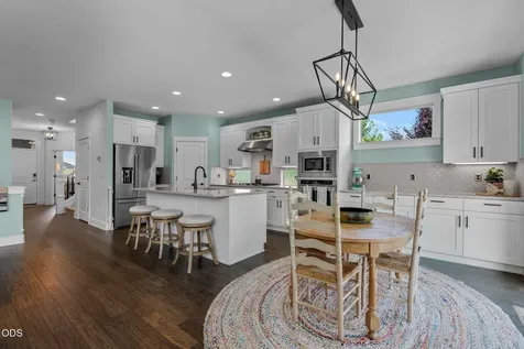 20867 SE Sunniberg Lane Bend OR 97702