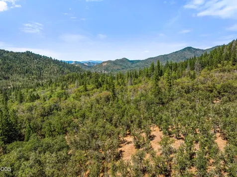 4199 Foots Creek Road Rogue River OR 97537