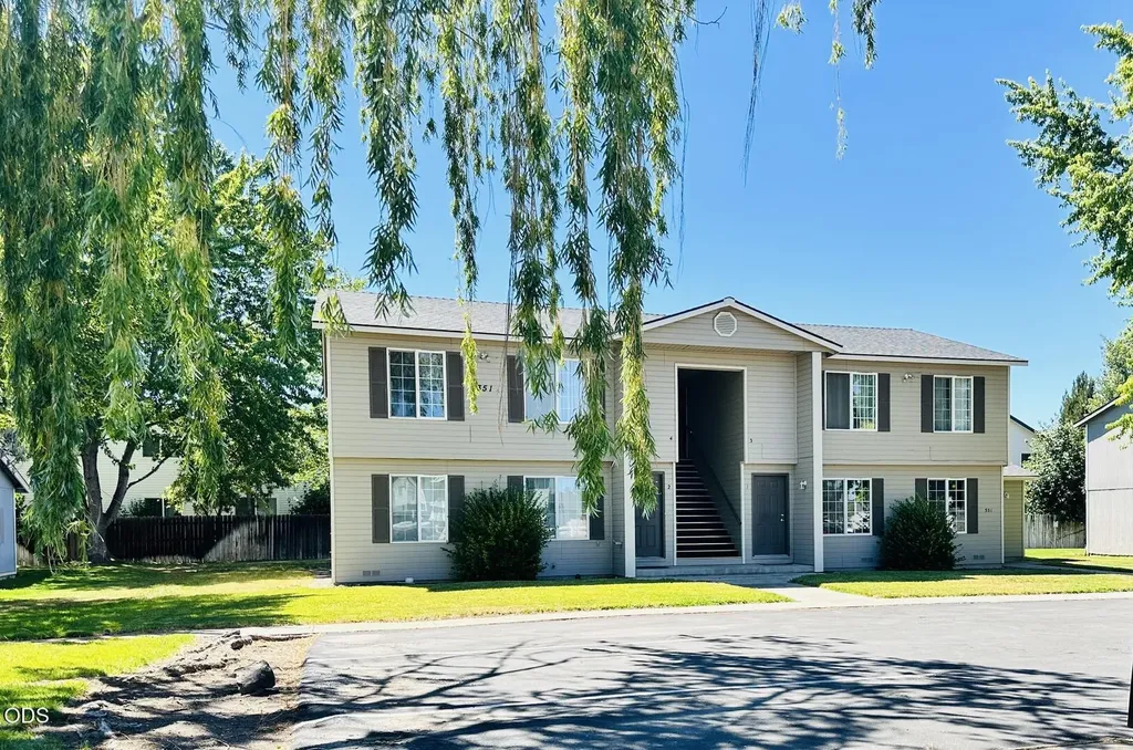 351 NW 17th Street Redmond OR 97756