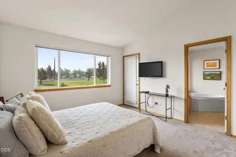 1141 Golden Pheasant Drive Redmond OR 97756