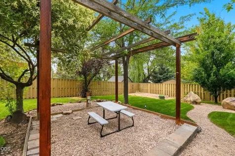 2765 SW 49th Street Redmond OR 97756