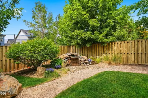 2765 SW 49th Street Redmond OR 97756