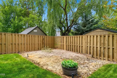 2765 SW 49th Street Redmond OR 97756
