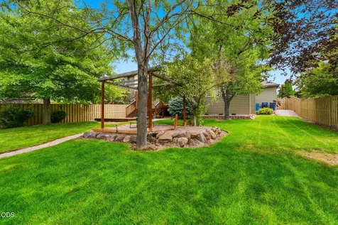 2765 SW 49th Street Redmond OR 97756