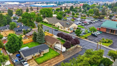 327 NW Elm Avenue Redmond OR 97756
