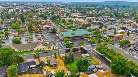 327 NW Elm Avenue Redmond OR 97756