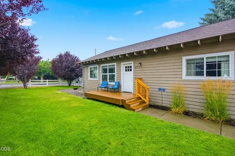 327 NW Elm Avenue Redmond OR 97756