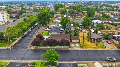 327 NW Elm Avenue Redmond OR 97756