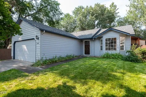 2225 SW 30th Court Redmond OR 97756