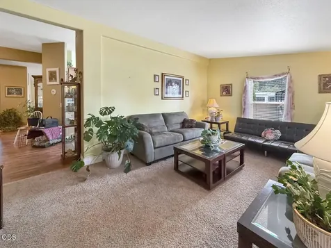 3737 NW Oak Avenue Redmond OR 97756
