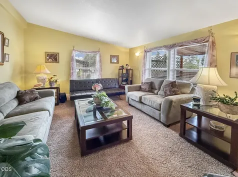 3737 NW Oak Avenue Redmond OR 97756