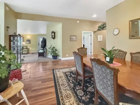 3737 NW Oak Avenue Redmond OR 97756