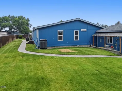 3737 NW Oak Avenue Redmond OR 97756