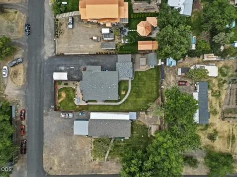 3737 NW Oak Avenue Redmond OR 97756