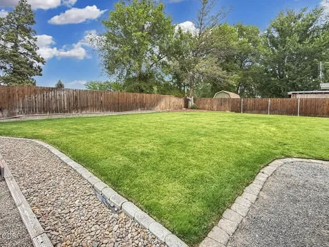 3737 NW Oak Avenue Redmond OR 97756