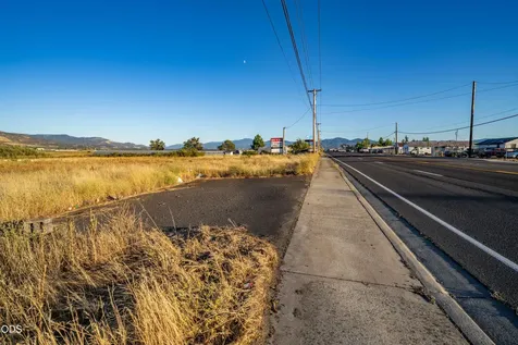 5202 Table Rock Road Medford OR 97502