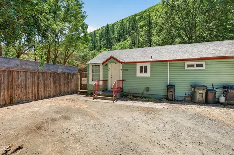 12071 Old Stage Road Gold Hill OR 97525