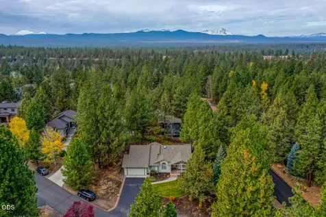 3271 NW Melville Drive Bend OR 97703