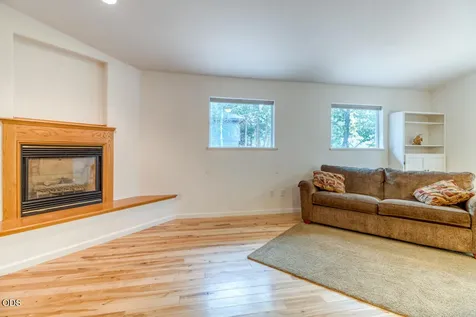3271 NW Melville Drive Bend OR 97703