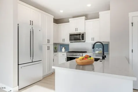 3879 NE Petrosa Avenue Bend OR 97701