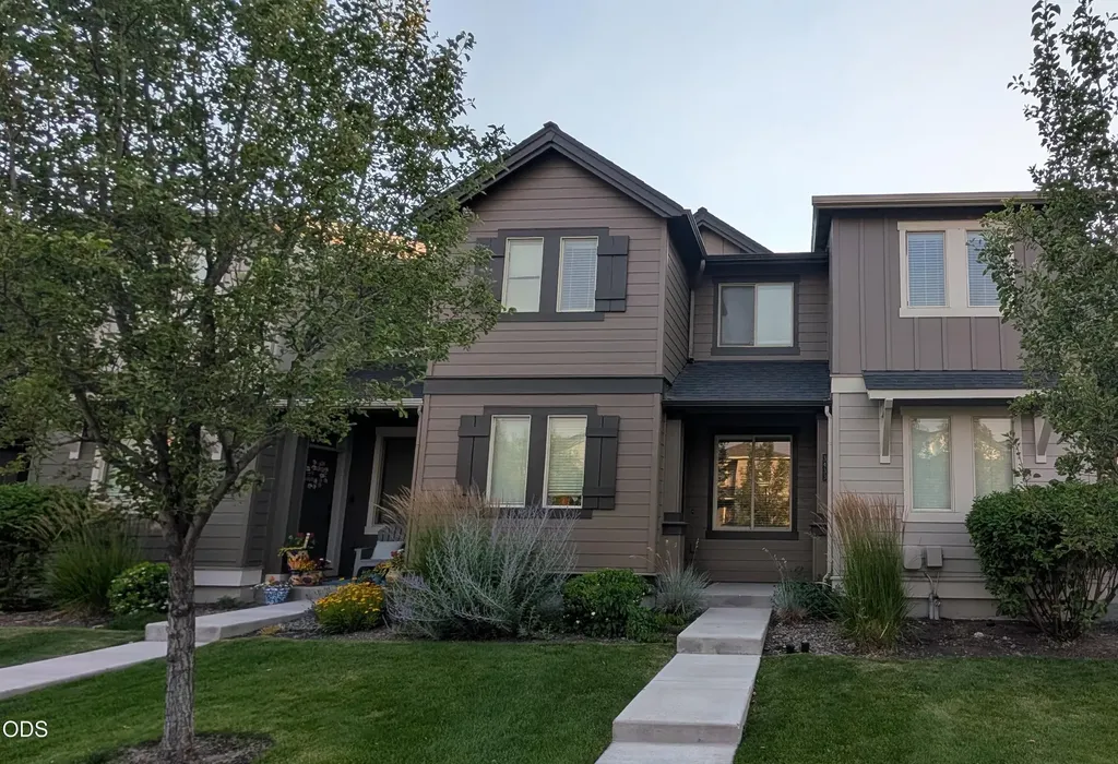 3433 SW 28th Street Redmond OR 97756