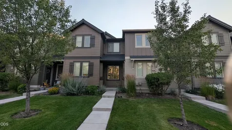3433 SW 28th Street Redmond OR 97756