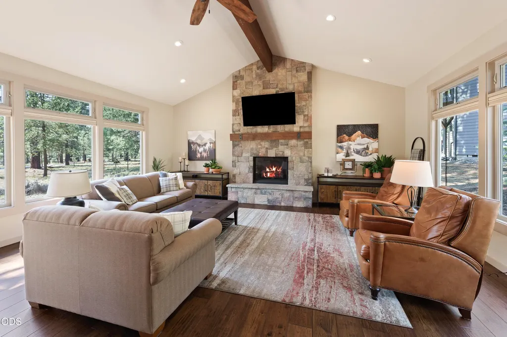 17842 Mt Hood Lane Sunriver OR 97707