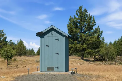 11729 SW Airfield Lane Culver OR 97734