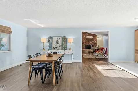 832 La Loma Drive Medford OR 97504