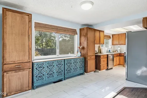 832 La Loma Drive Medford OR 97504