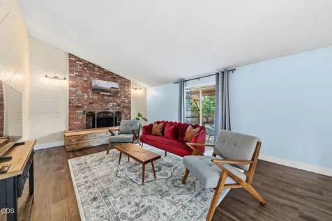 832 La Loma Drive Medford OR 97504