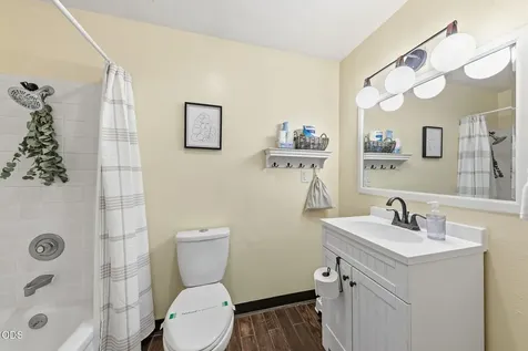 832 La Loma Drive Medford OR 97504