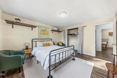 832 La Loma Drive Medford OR 97504