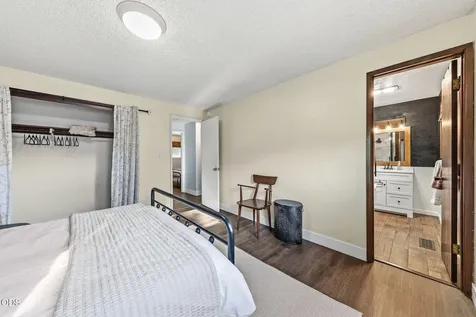 832 La Loma Drive Medford OR 97504